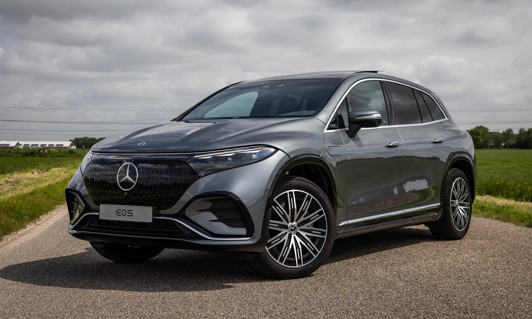 mercedes-benz-eqs-suv